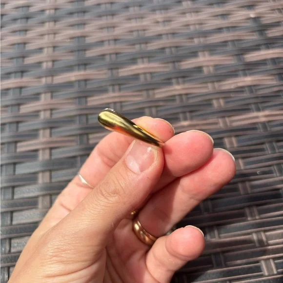 Elegant Gold Chunky Ring with Crystal Accents Size 8 - Picture 5 of 7